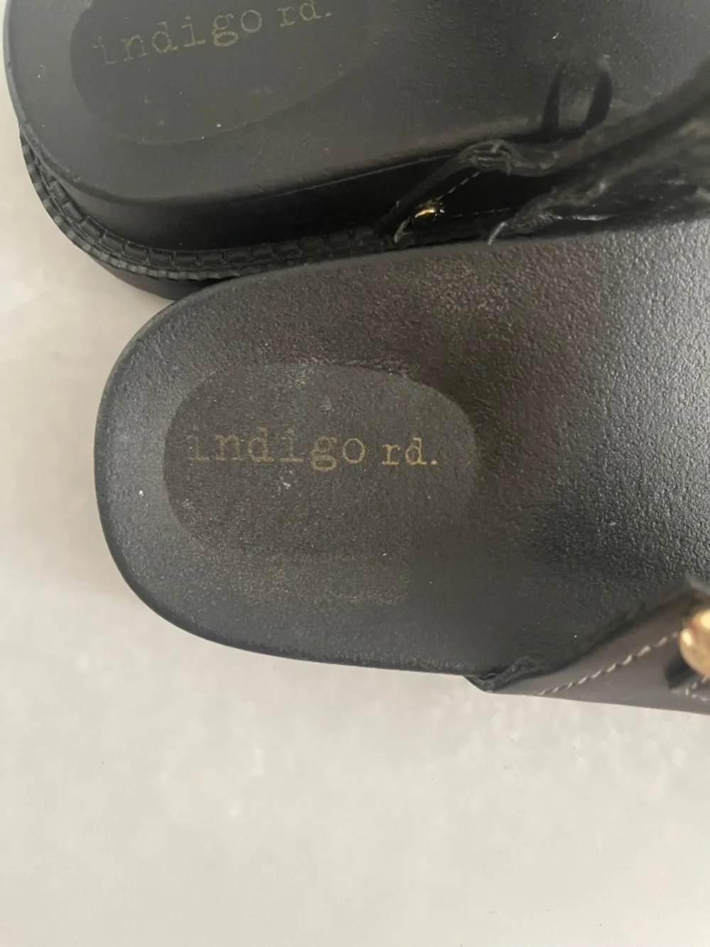 Indigo Rd. Women’s 5.5 Black Double Buckle Slide Sandals Gold Tone Metal